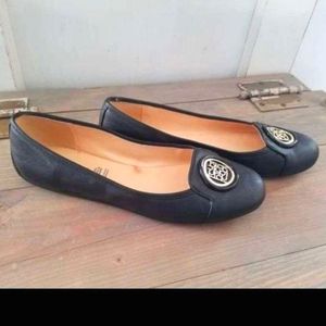 Liz Claiborne Black Leather Flats size 8.5